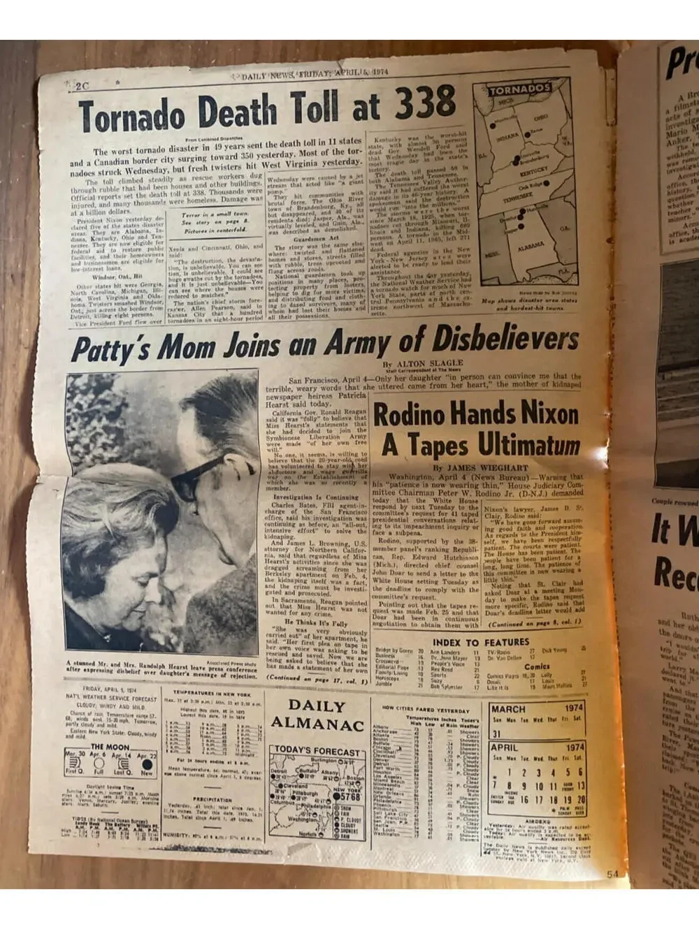 Aaron Hits 714 Ties The Babe Daily News Newspaper Apr 5 1974